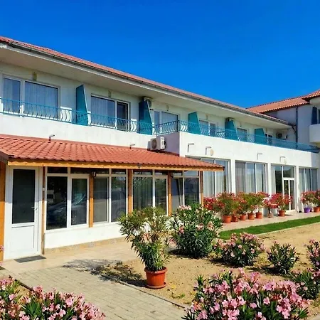 Sani Family Hotel *